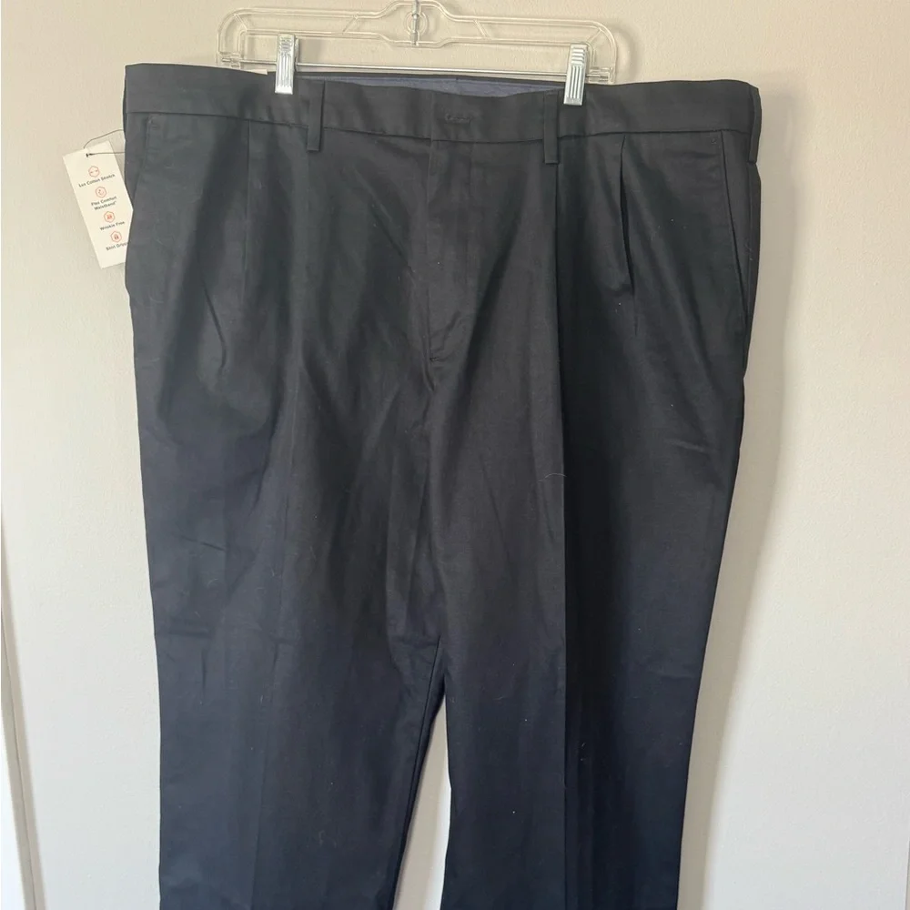 DOCKERS Men's Signature Khaki Lux Cotton Stretch Classic Fit Pants Black 44x30